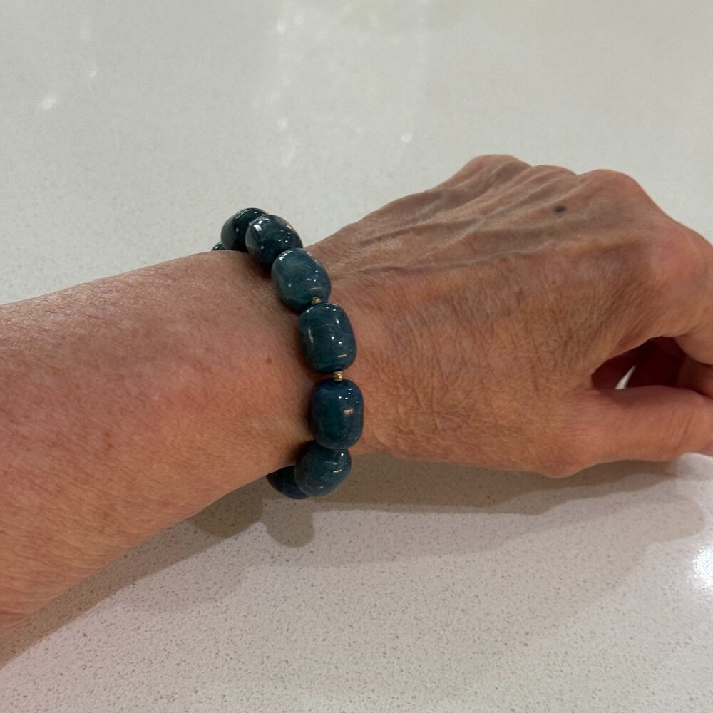 Unisex Dyed Agate Stone Stretch Bracelet - Picture 3 of 7